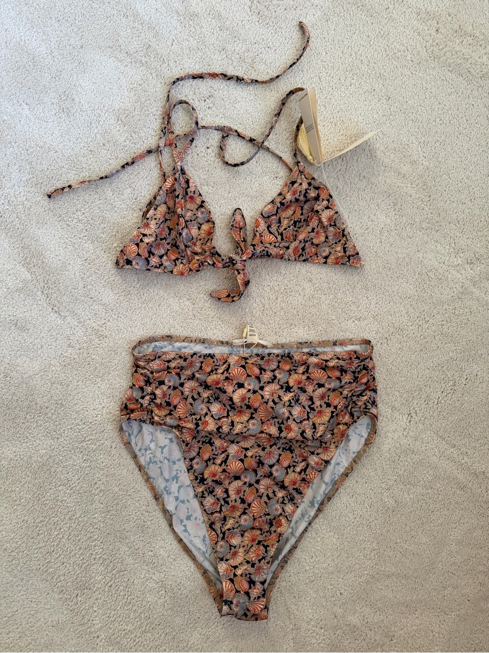 Doen Neptune bikini set size S (top) and M (bottom) - price to sell firm